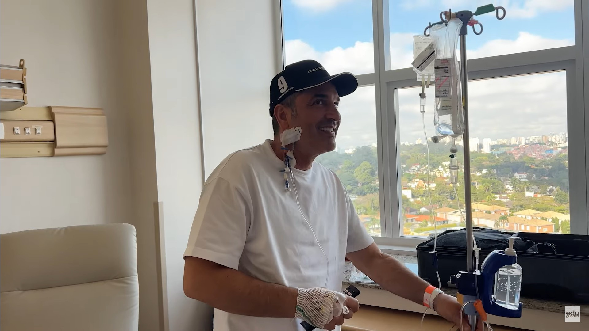 Edu Guedes relembra momentos difíceis durante internação  - Reprodução / YouTube