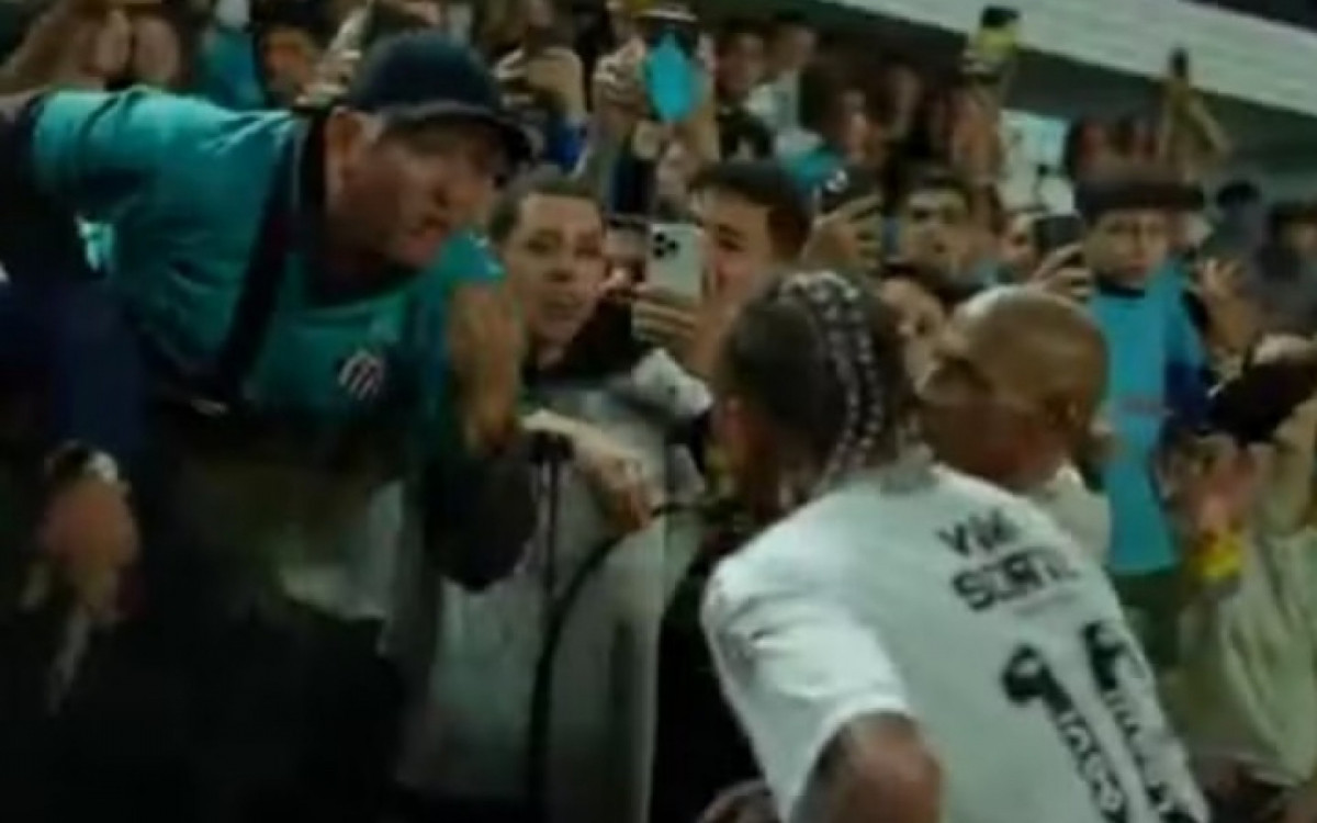 Neymar discutiu com torcedor do Santos na Vila Belmiro