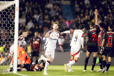 Flamengo marca mais uma vez no fim e mostra nova virtude com Filipe Luís