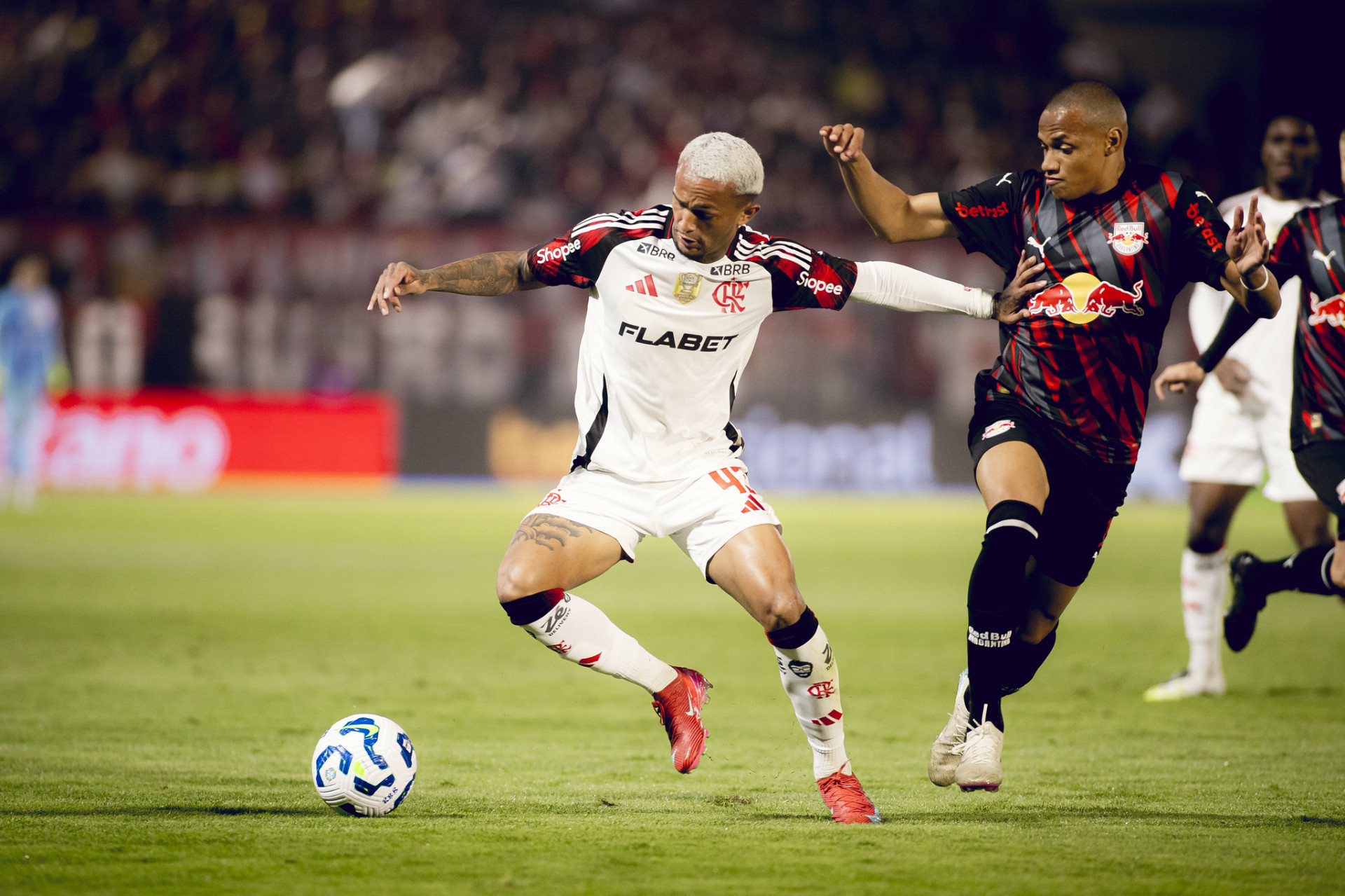 Wesley brilhou na vitória do Flamengo sobre o Red Bull Bragantino - Adriano Fontes/Flamengo
