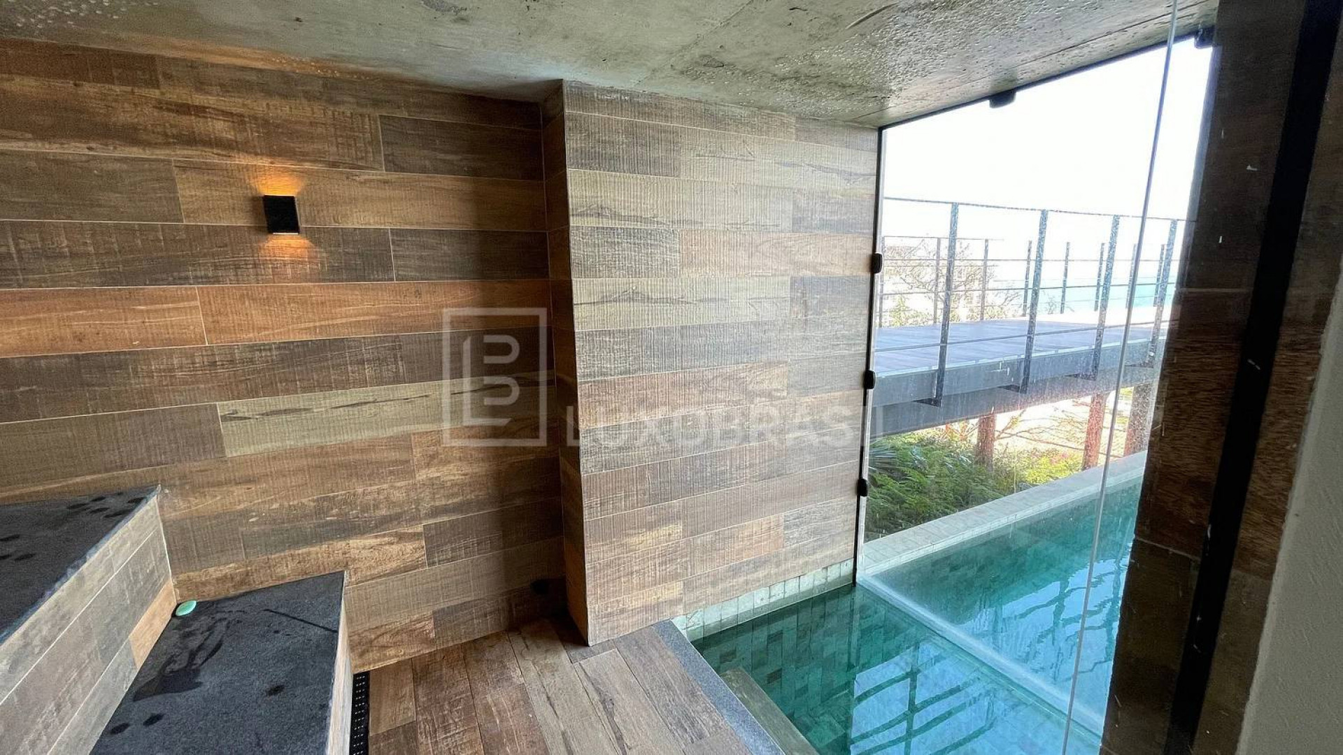 Vista da mansão onde mora o rapper Oruam - Divulgação/Imobiliária Luxo Brasil