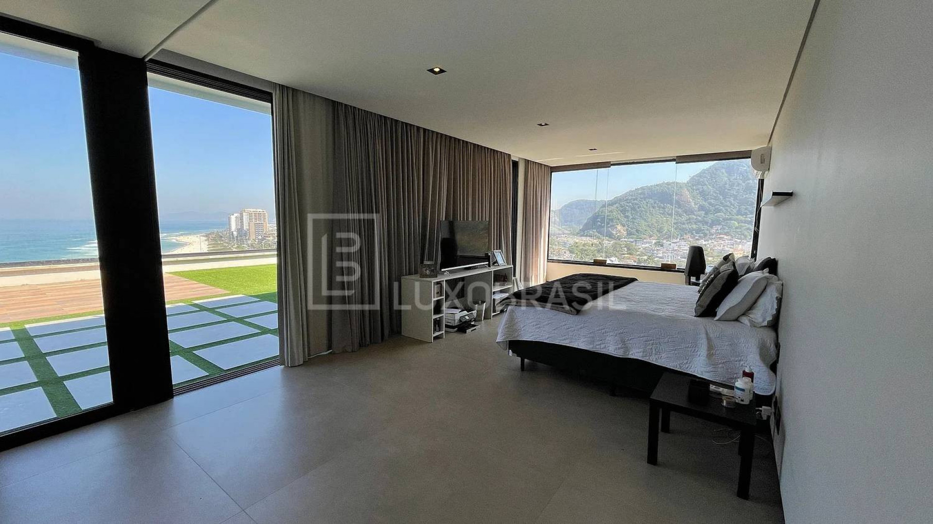 Uma das suítes do rapper Oruam tem vista para o mar - Divulgação/Imobiliária Luxo Brasil