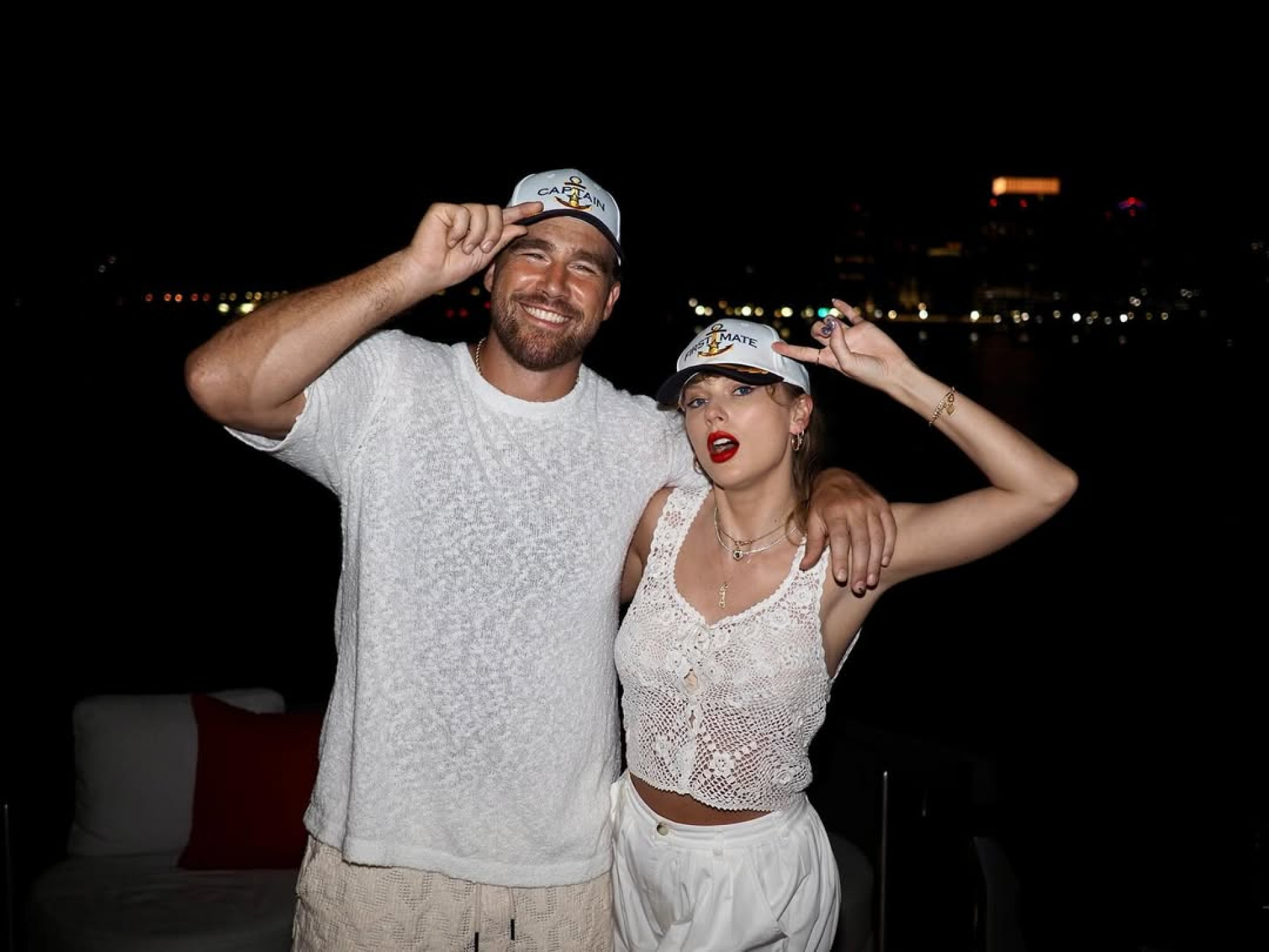 Travis Kelce posta fotos ao lado de Taylor Swift - Reprodução / Instagram
