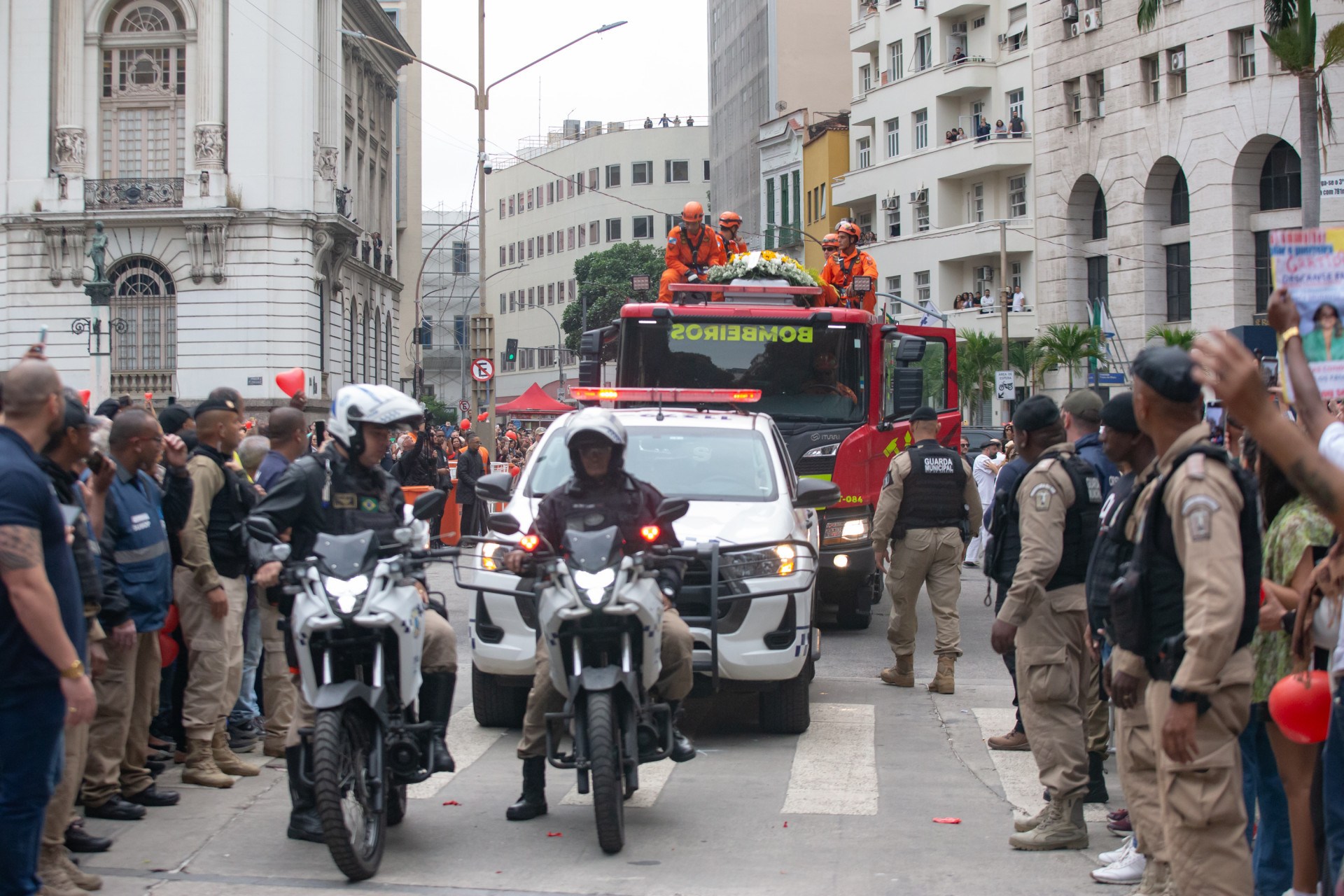 Familiares, amigos e fãs se despedem da cantora Preta Gil em cortejo a caminho do cemitério - Érica Martin/Agência O Dia
