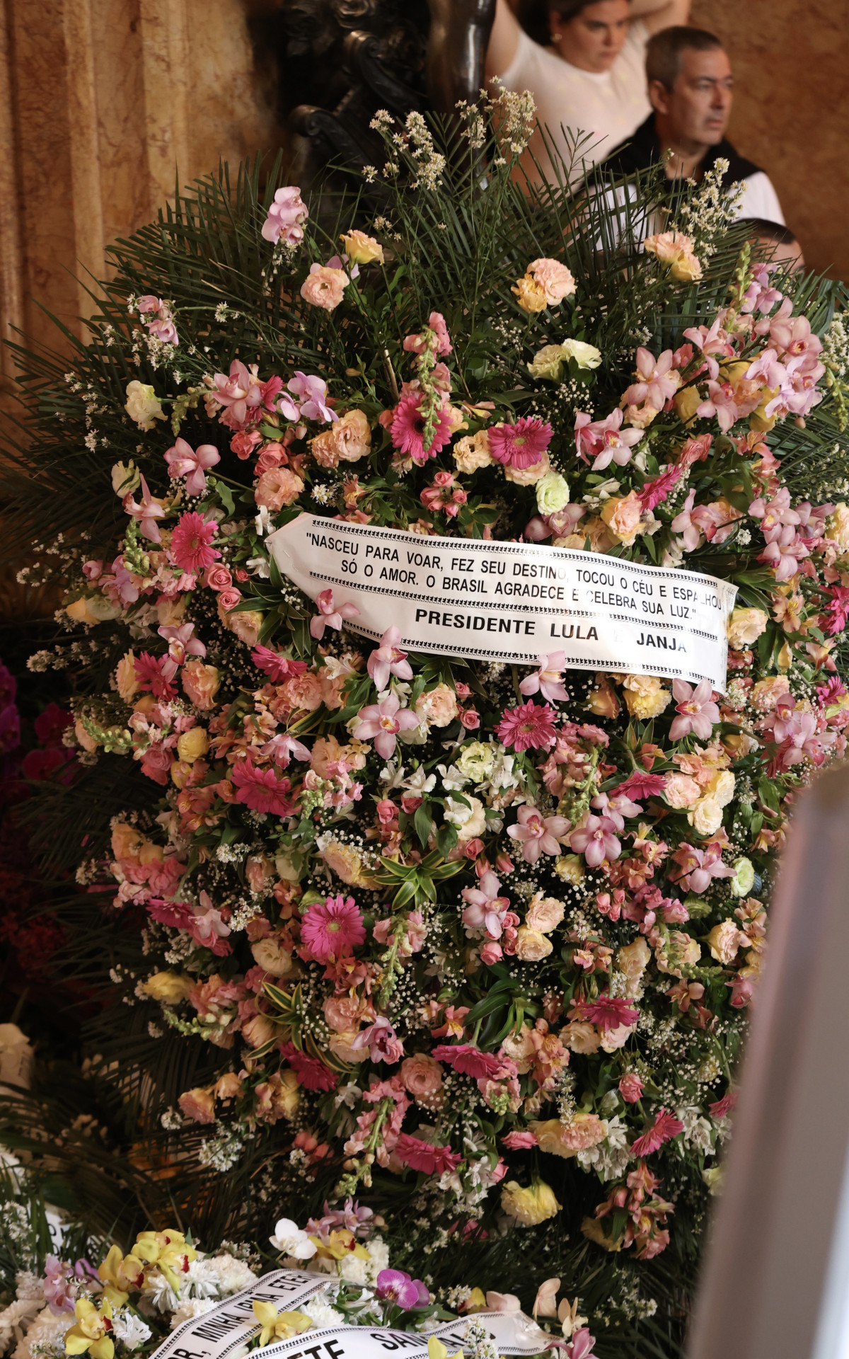 Presidente Lula envia coroa de flores ao velório de Preta Gil