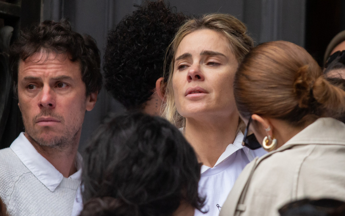 Familiares, amigos e fãs se despedem da cantora Preta Gil em um cortejo a caminho do cemiterio, nesta sexta-feira (25). - Érica Martin/Agência O Dia