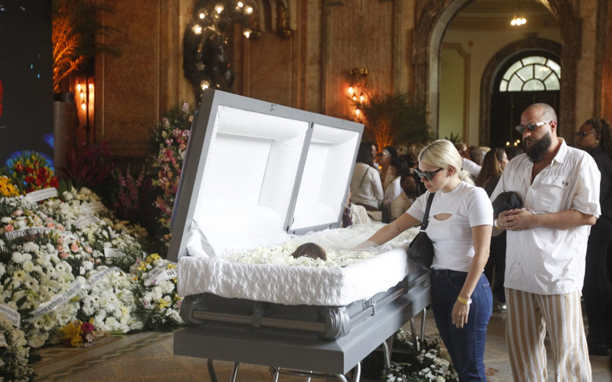 Duda Beat marcou presença no velório da Preta Gil