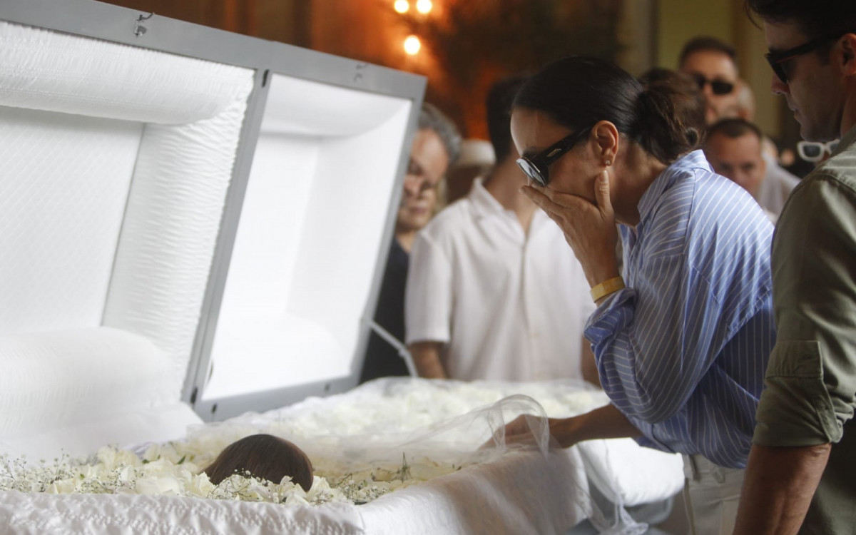 Ivete Sangalo foi às lágrimas no velório da Preta Gil