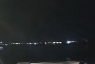 Às vésperas da Flip, carro tomba no Centro Histórico de Paraty