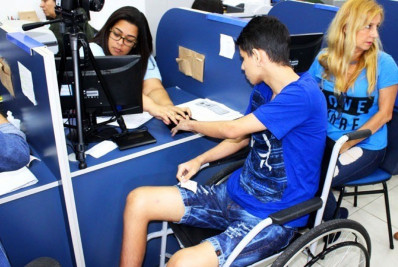 Detran RJ realiza atendimento exclusivo para pessoas com deficiência neste sábado