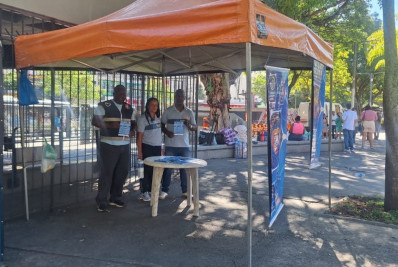 Comlurb promove campanha de coleta seletiva em feira livre de Del Castilho