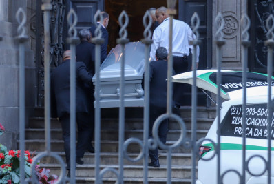 Corpo de Preta Gil chega ao Theatro Municipal para cerimônia de despedida