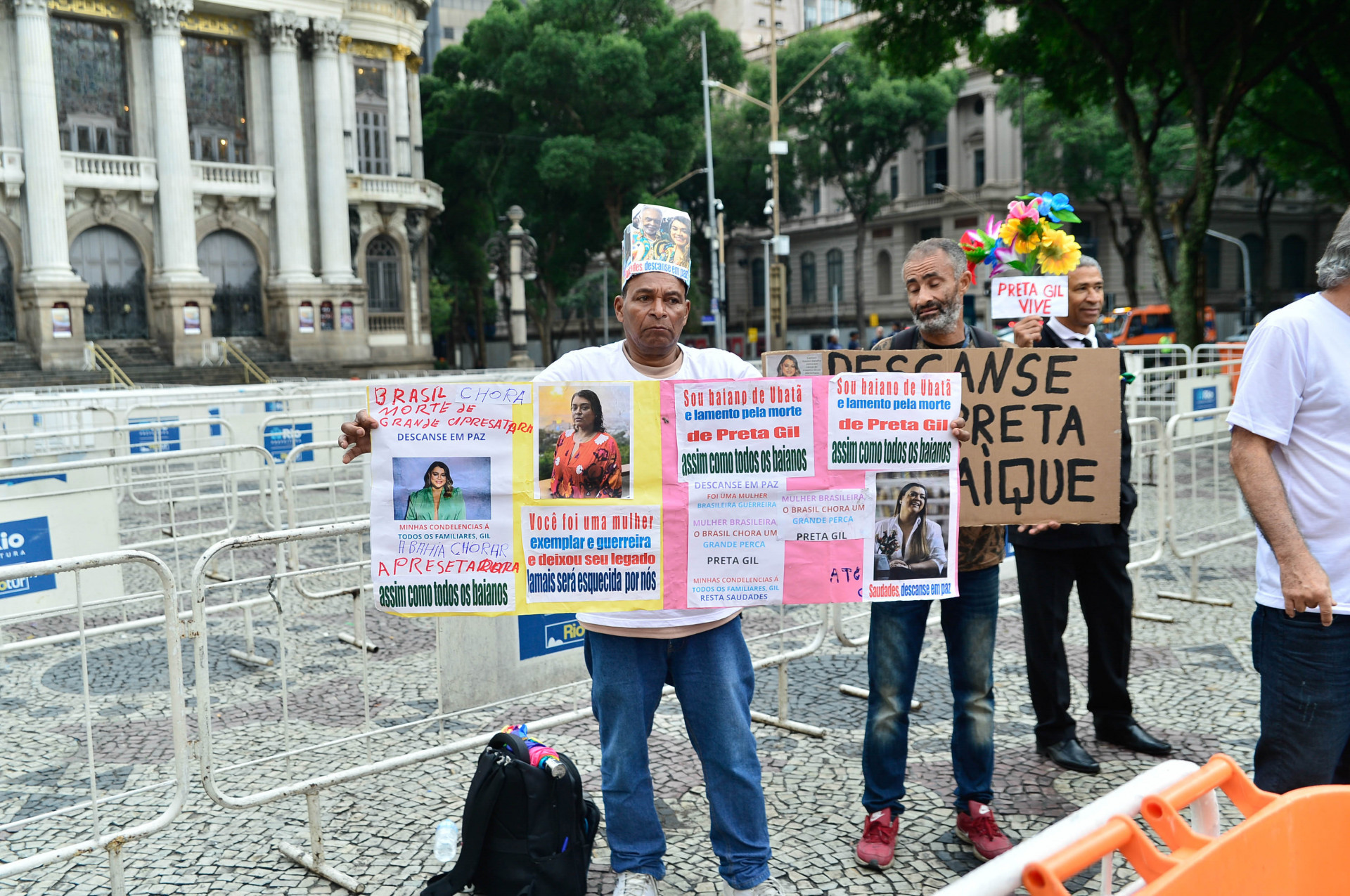Fãs chegam para o velório de Preta Gil - Eduardo Martins / Brazil News