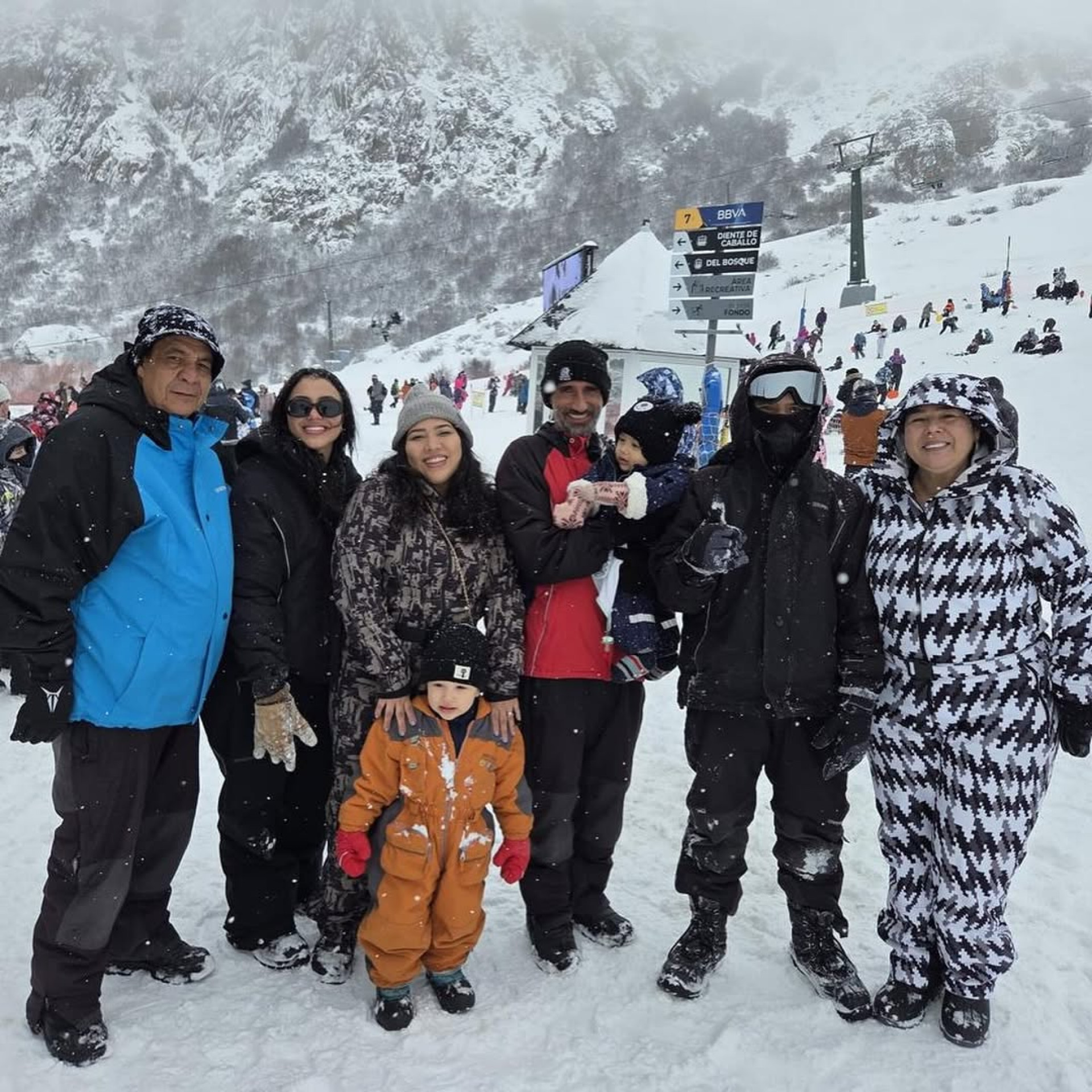 Zeca Pagodinho viajou com parte da família para Bariloche, na Argentina - Reprodução/Instagram