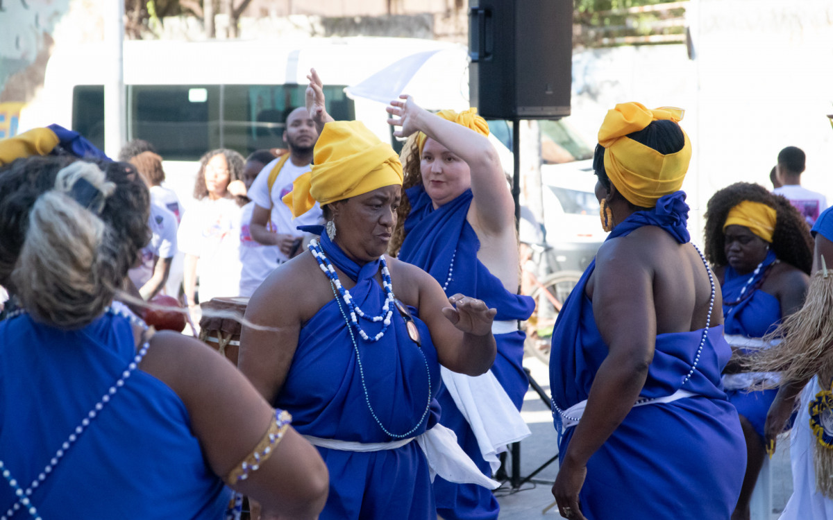 Celebra&ccedil;&atilde;o da 14&ordf; Lavagem do Cais do Valongo aconteceu na Pra&ccedil;a Jornal do Com&eacute;rcio, no Centro do Rio