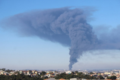 Incêndio atinge indústria de vasilhames em São Paulo