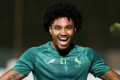 Fluminense negocia a contratação de Vitinho, ex-Flamengo e Botafogo