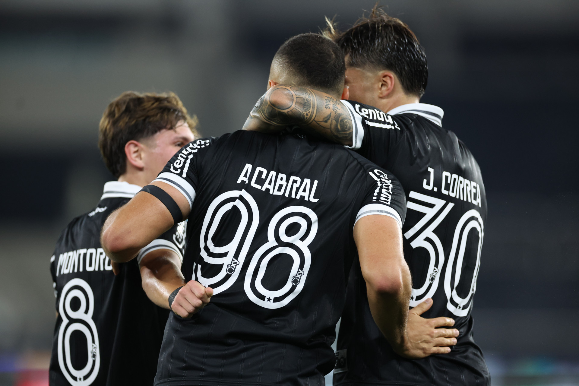 Jogadores do Botafogo celebram gol marcado por Arthur Cabral - Vítor Silva / Botafogo