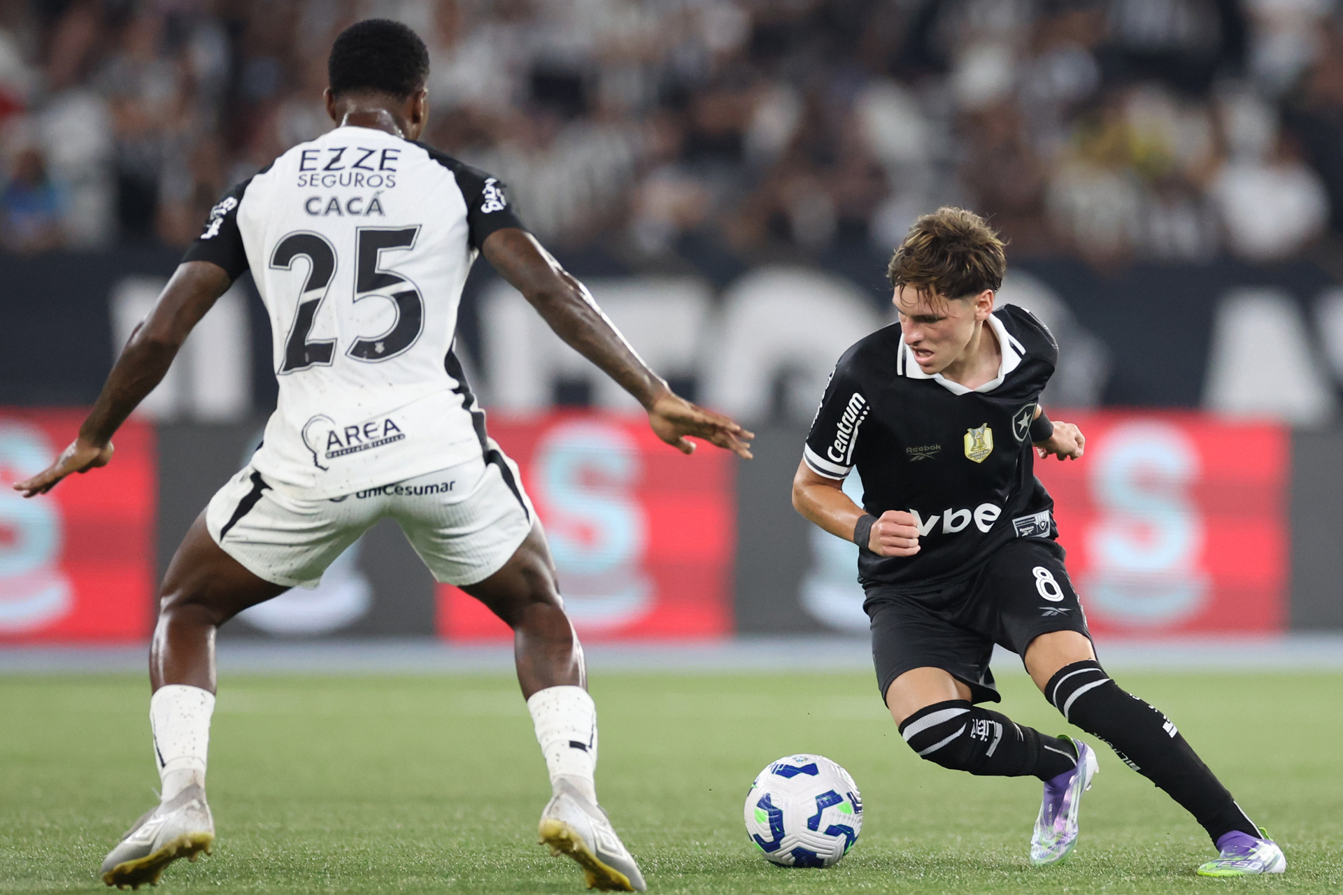 Montoro em ação pelo Botafogo diante do Corinthians - Vítor Silva / Botafogo