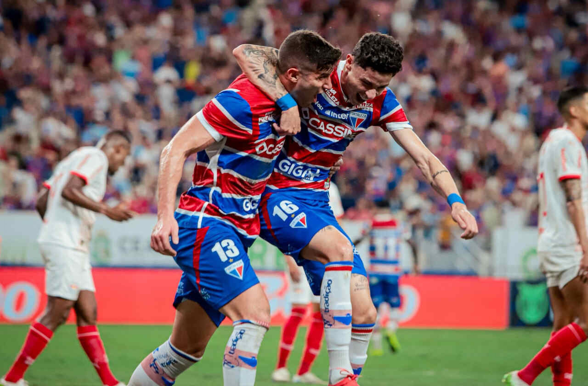 Fortaleza vence o Bragantino, reage no Brasileirão e fica perto de deixar o Z4