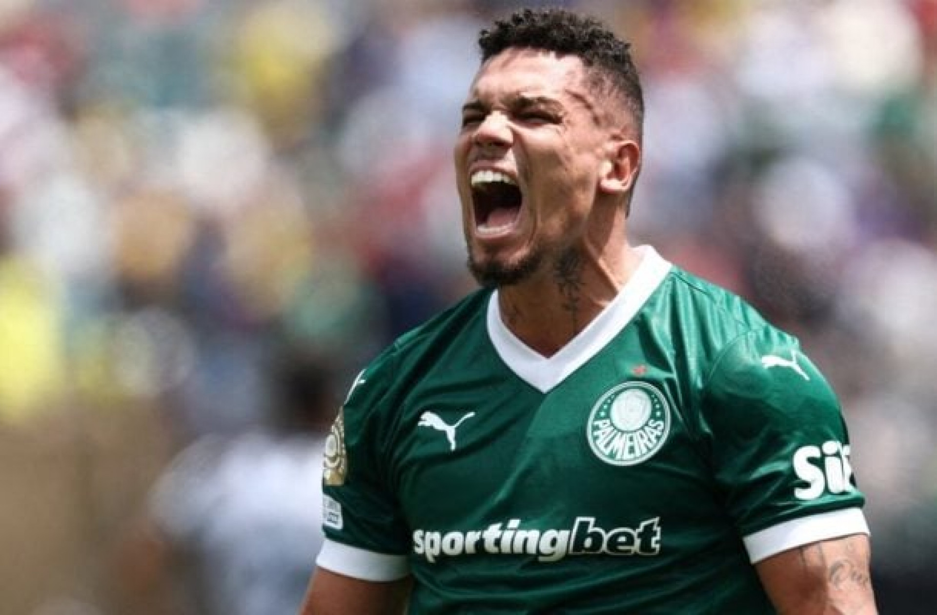 Paulinho, do Palmeiras, notifica o Atl&eacute;tico Mineiro por d&iacute;vidas