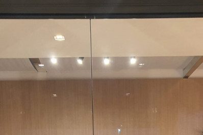 Estande de vendas de imóveis é interditado por práticas abusivas na Barra da Tijuca