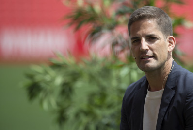 Técnico promete doar metade do salário após goleada: 'Vergonhoso e desonroso'