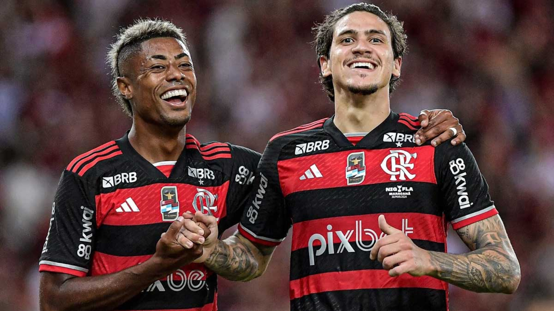 Pedro e Bruno Henrique em ação pelo Flamengo - Thiago Ribeiro