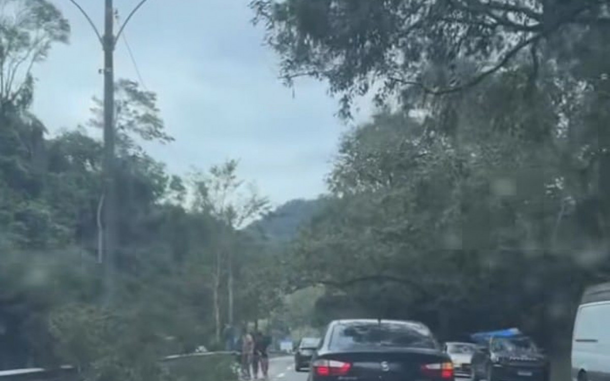 Trecho da Rio-Santos em Muriqui