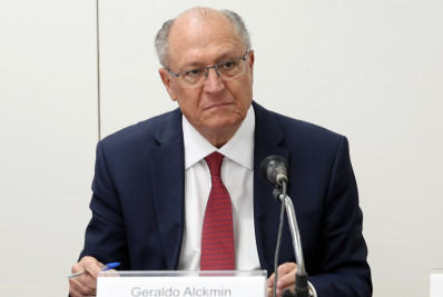 Alckmin: 'Não vejo relação entre uma decisão da Suprema Corte e uma política regulatória'