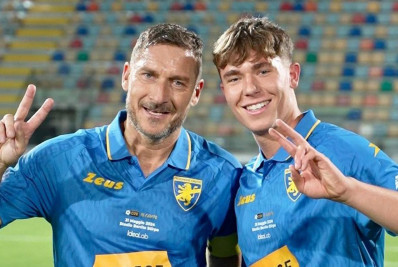 Filho de ídolo italiano não suporta comparação e aposenta do futebol aos 19 anos