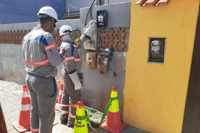 Caxias lidera furto de energia em área de concessão da Enel Rio