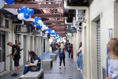 Mercado popular do Complexo do Alemão é reinaugurado