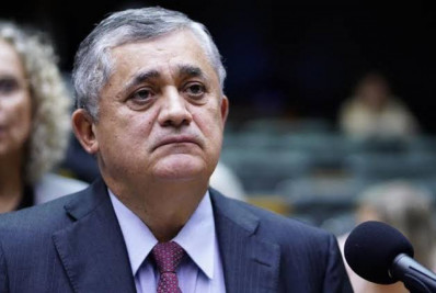 Líder do governo Lula na Câmara passa por cirurgia no coração