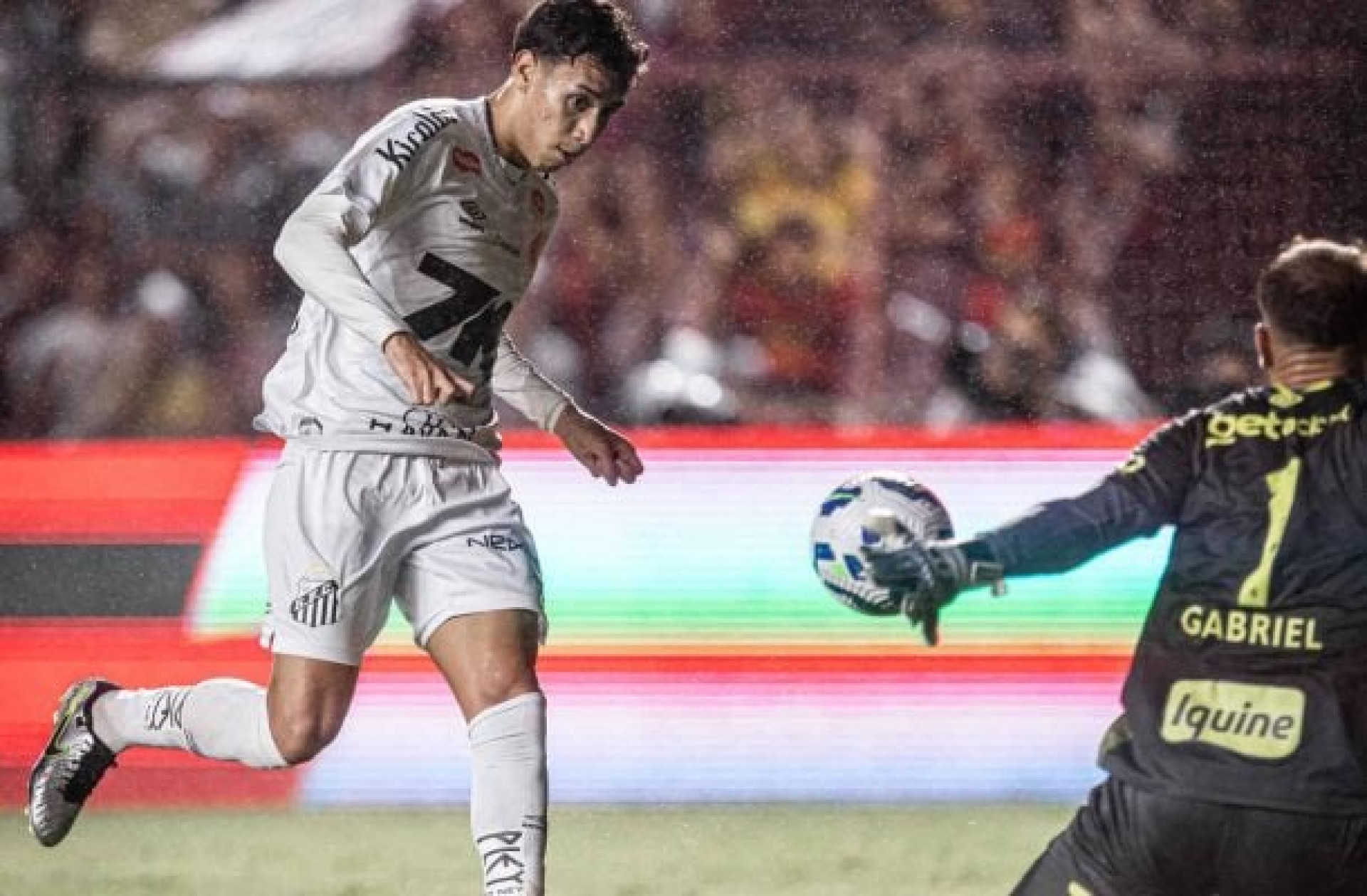 Gabriel Bontempo se destaca e ganha pontos com Cleber Xavier no Santos