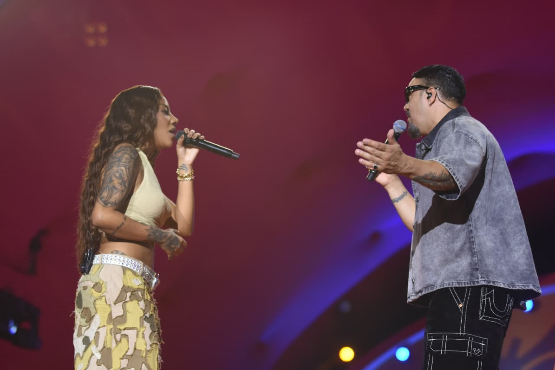 Ludmilla recebe Belo no palco do Numanice - Magaiver Fernandes/ Brazil News