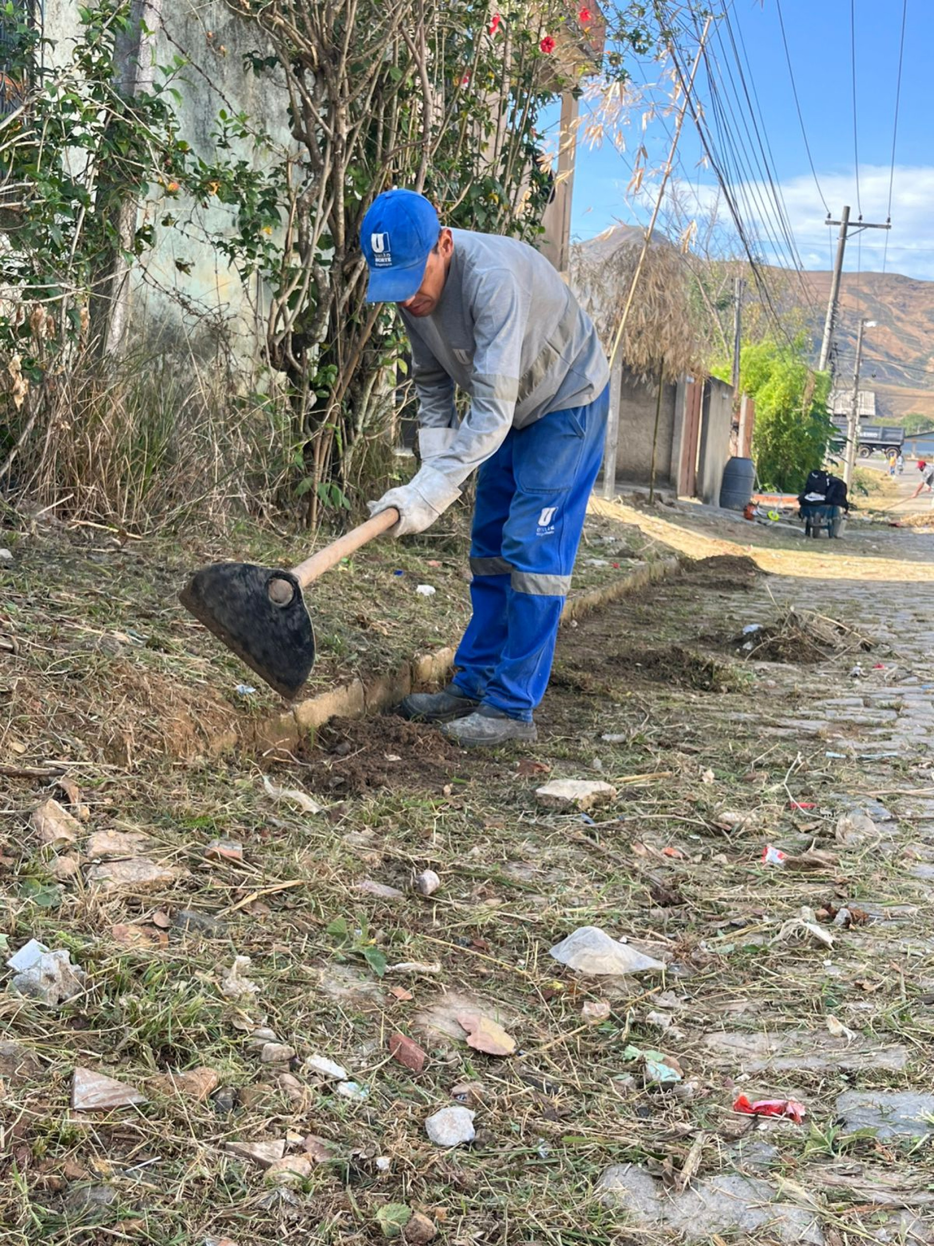 Mutirão no Vale dos Barões