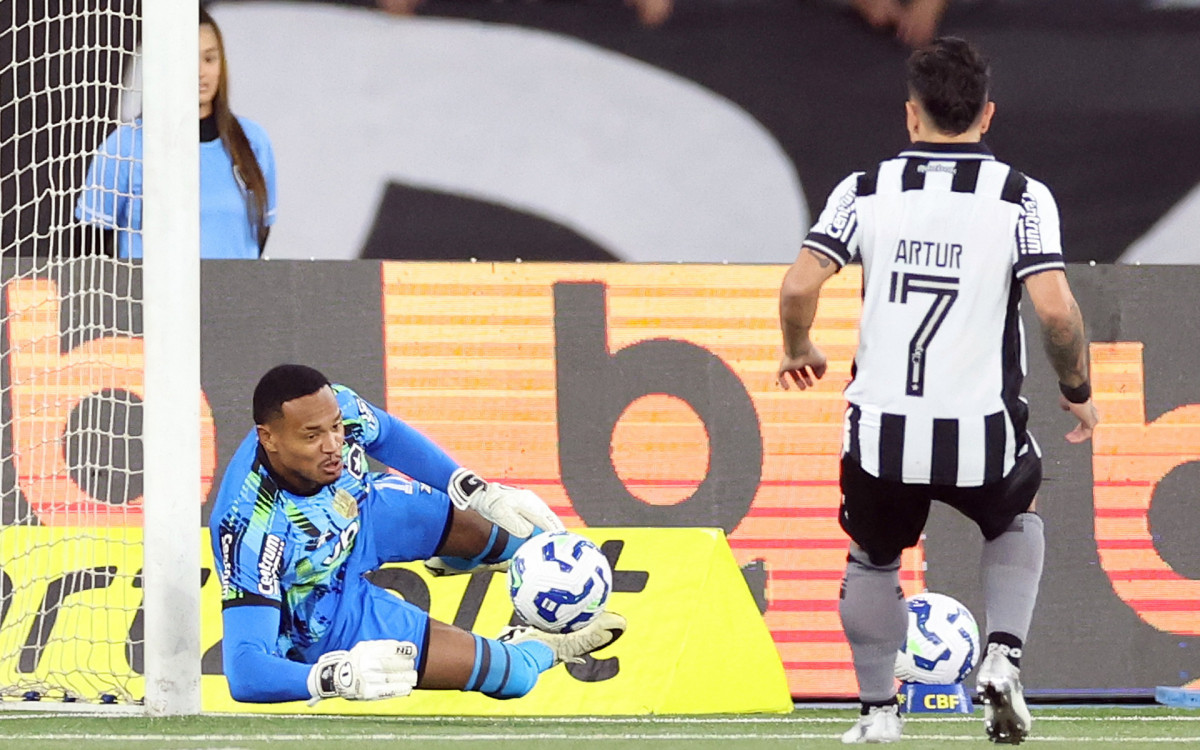 John brilhou na vitória do Botafogo sobre o Red Bull Bragantino