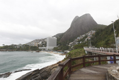 Ventania e alerta de ressaca provocam fechamento de trecho da Ciclovia Tim Maia