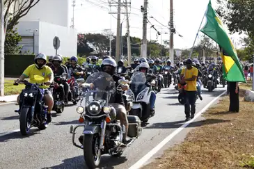 Moticiclistas participam de motociata em Brasília