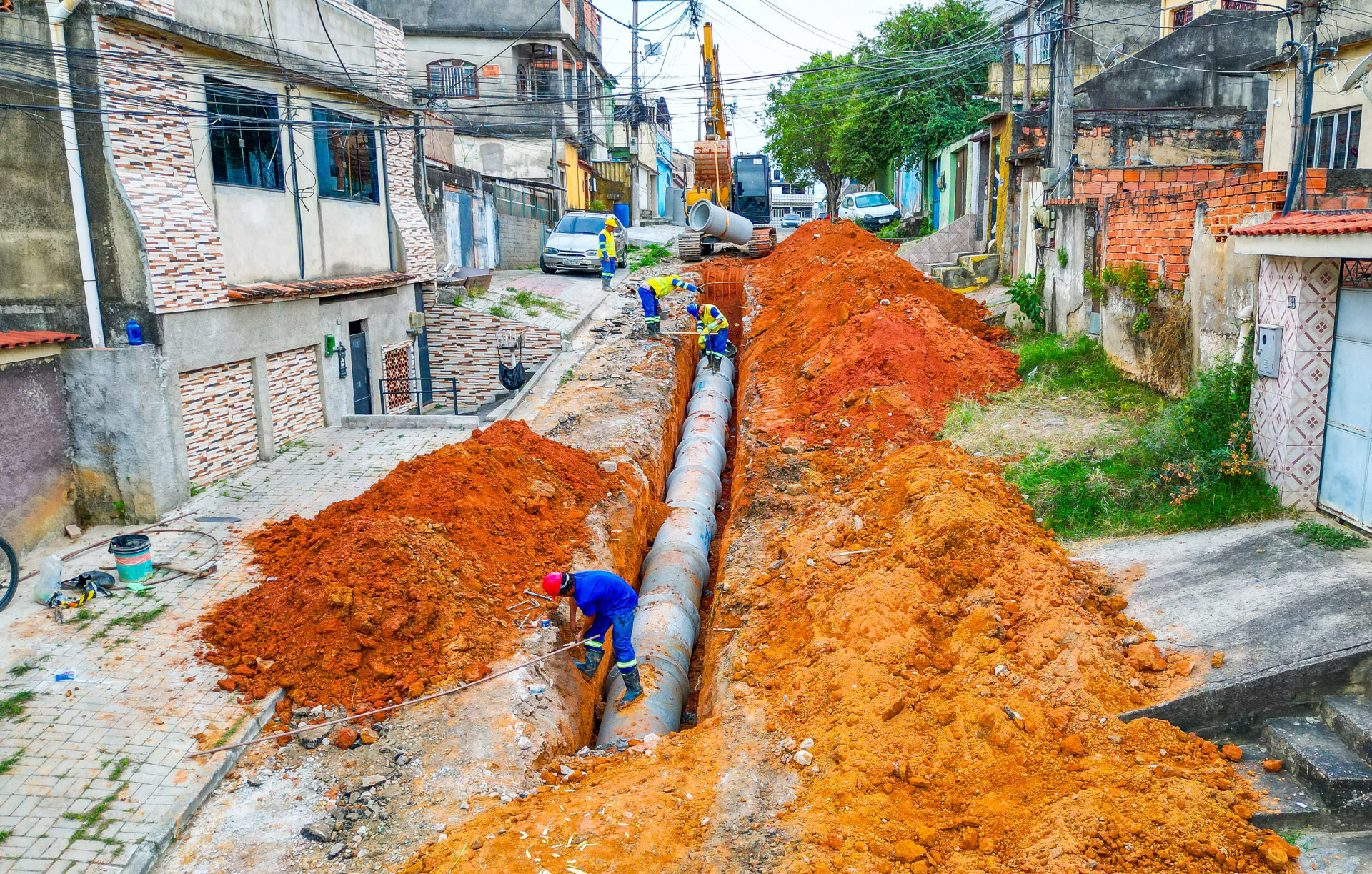 A rua Piracanjuba est&aacute; recebendo obras de drenagem com a coloca&ccedil;&atilde;o de manilhas por toda a extens&atilde;o  - Gilberto Rocha/ PMSJM