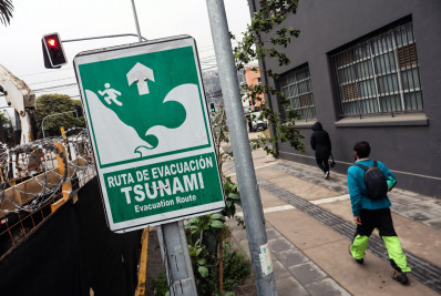 Peru fecha 65 portos por alerta de tsunami