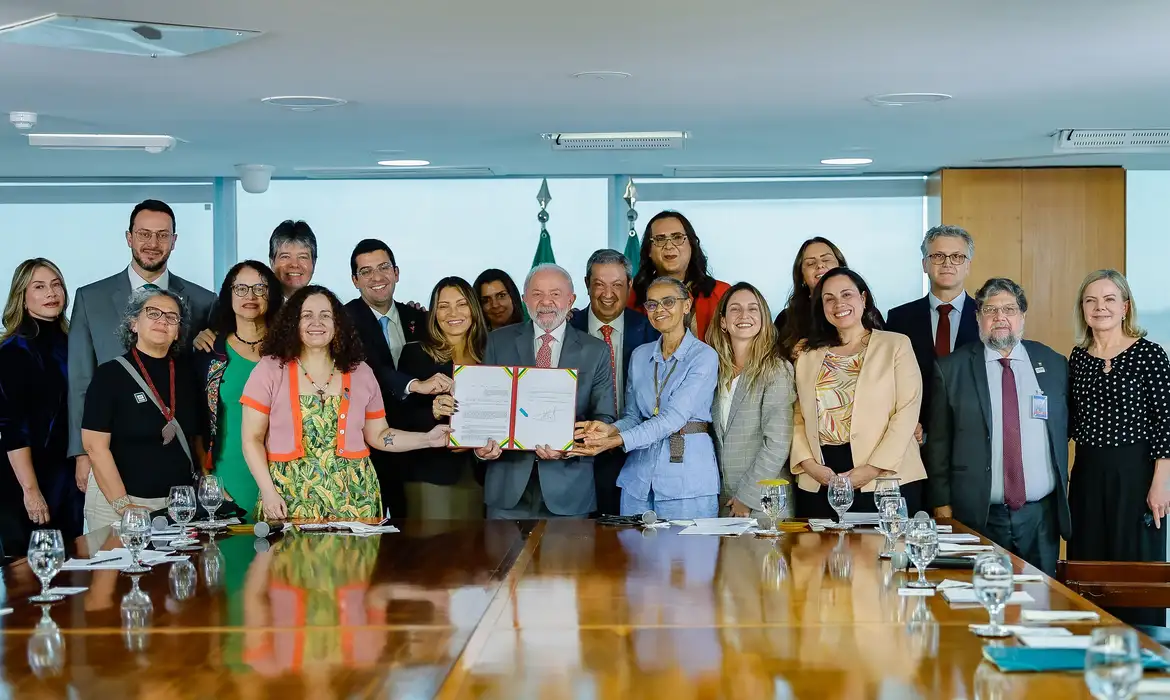 Lula sanciona lei que proíbe uso de animais em testes cosméticos