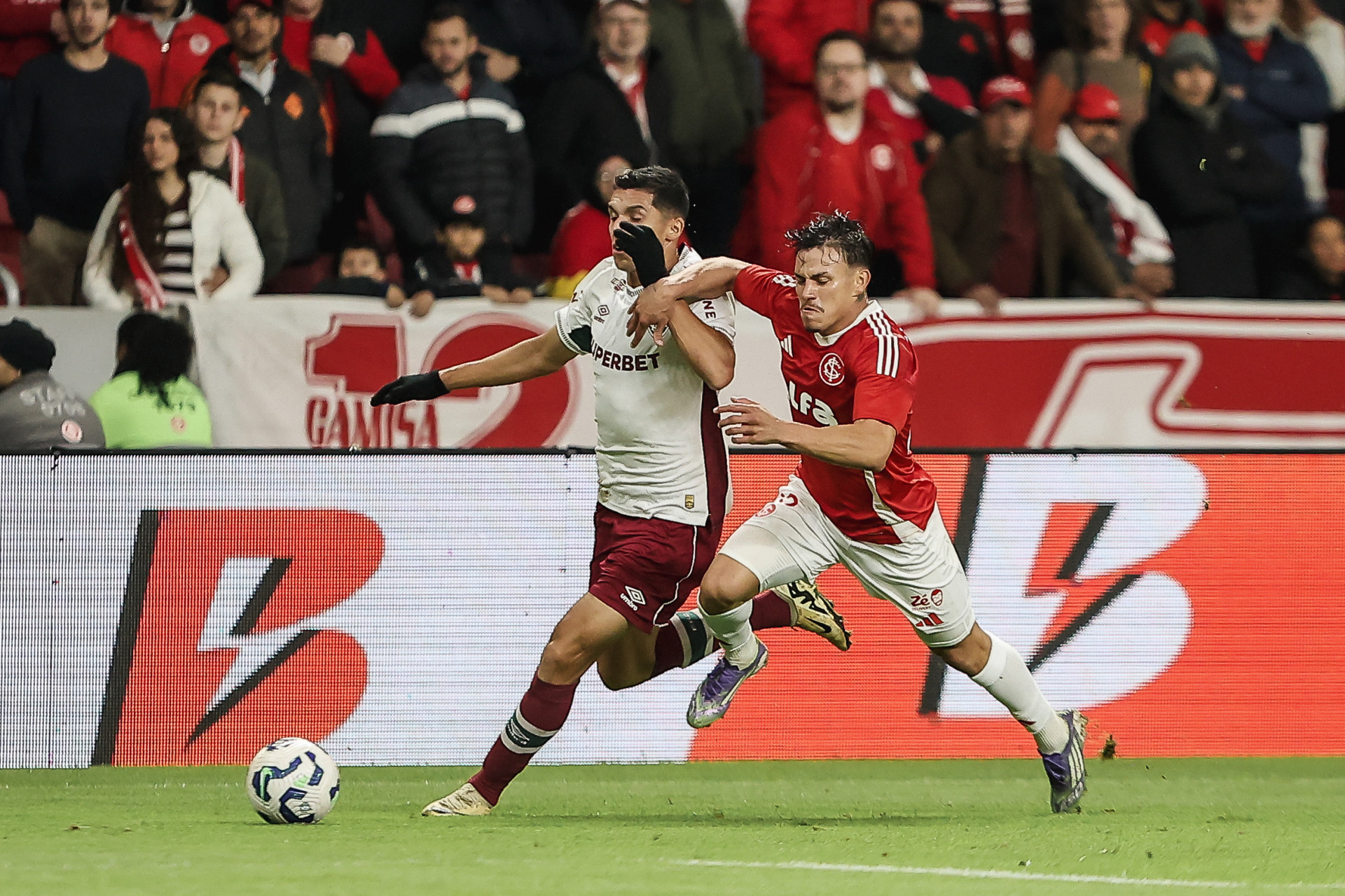 Serna também se destacou na vitória do Fluminense sobre o Internacional - Lucas Merçon/Fluminense