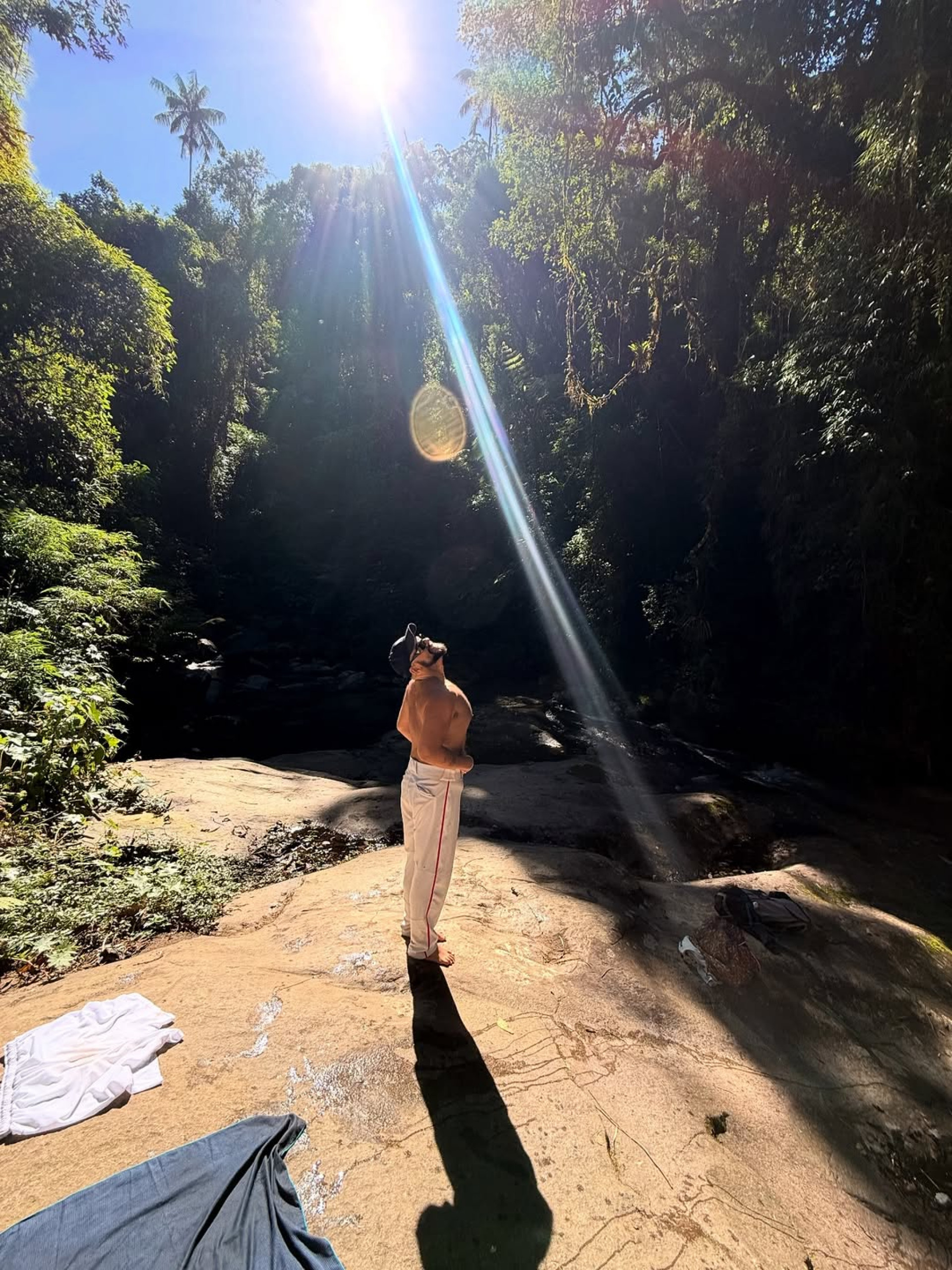 Gominho aproveitou banho de cachoeira após morte da amiga  - Reprodução/Instagram 