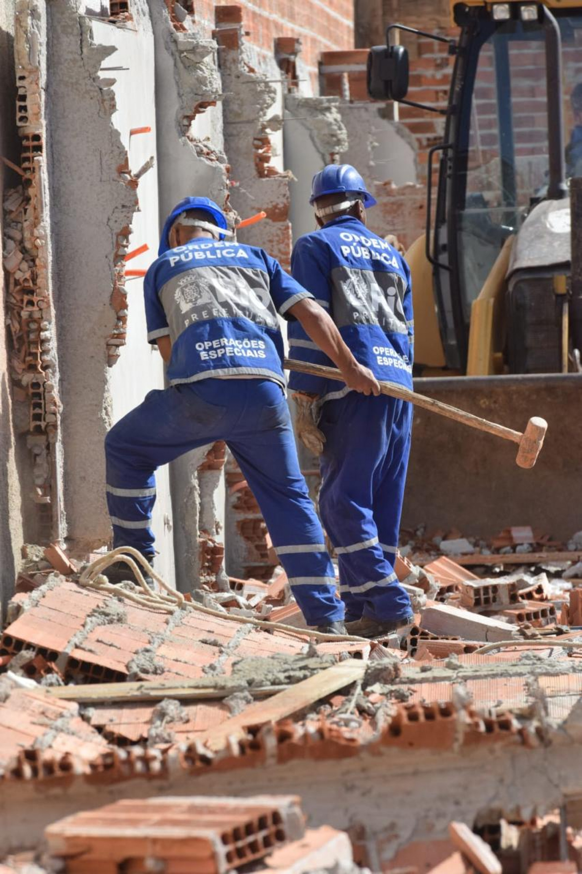 Ações resultaram na demolição de 11 imóveis na Praia do Rosa - Fábio Costa/Seop
