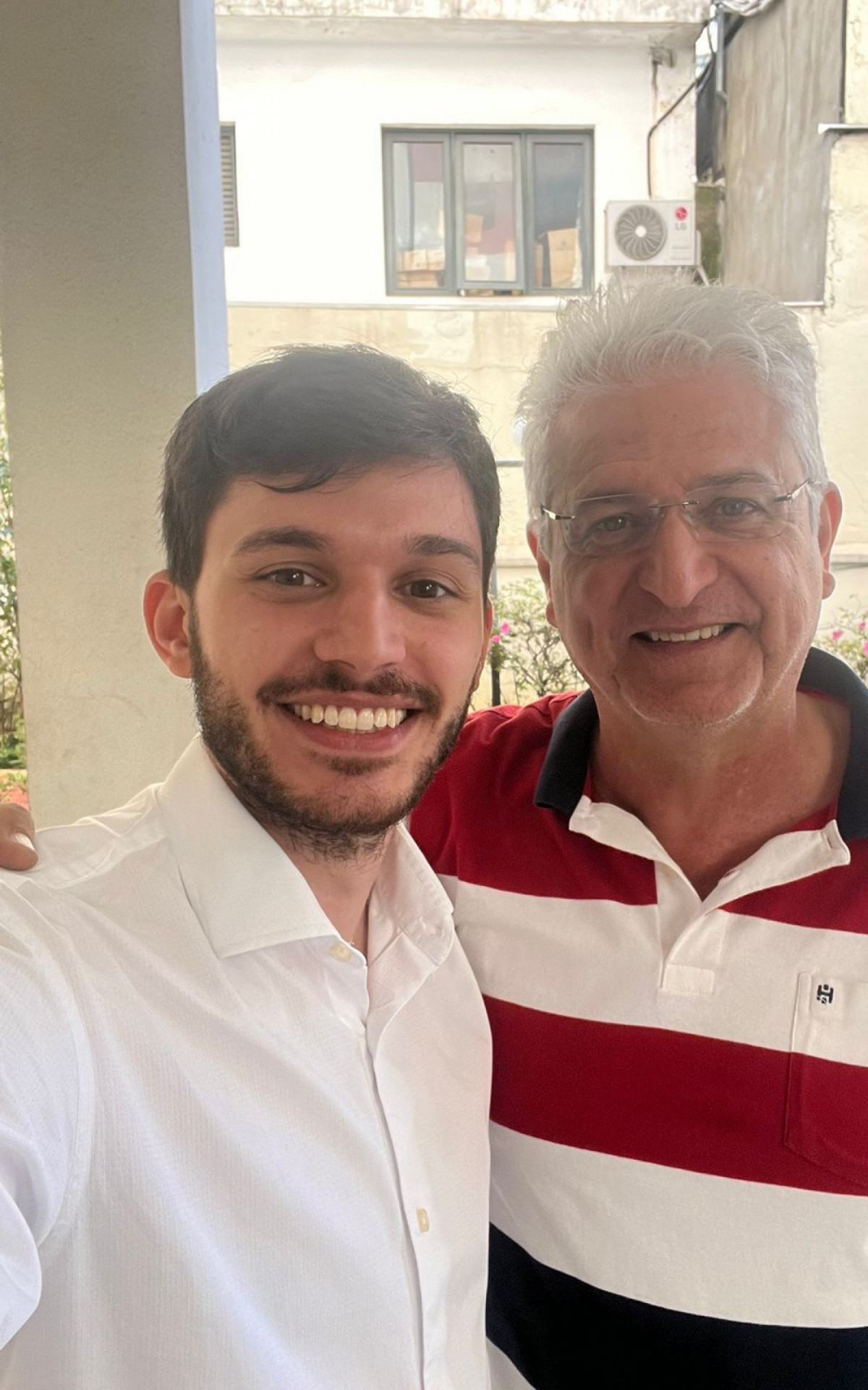 Bruno Sartori apostou no presente personalizado, sem fugir do planejamento. Na foto, ele com o pai - Arquivo pessoal
