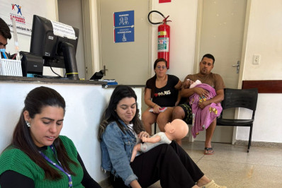 Massagem milenar fortalece vínculo entre mães e bebês em Casimiro de Abreu