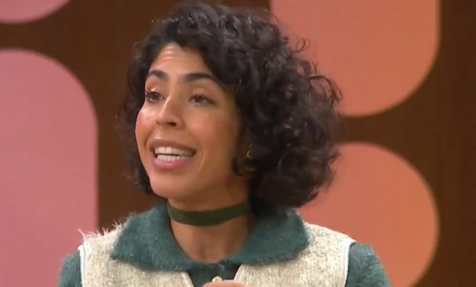  Bela Gil durante o 'Saia Justa' - Reprodução de vídeo