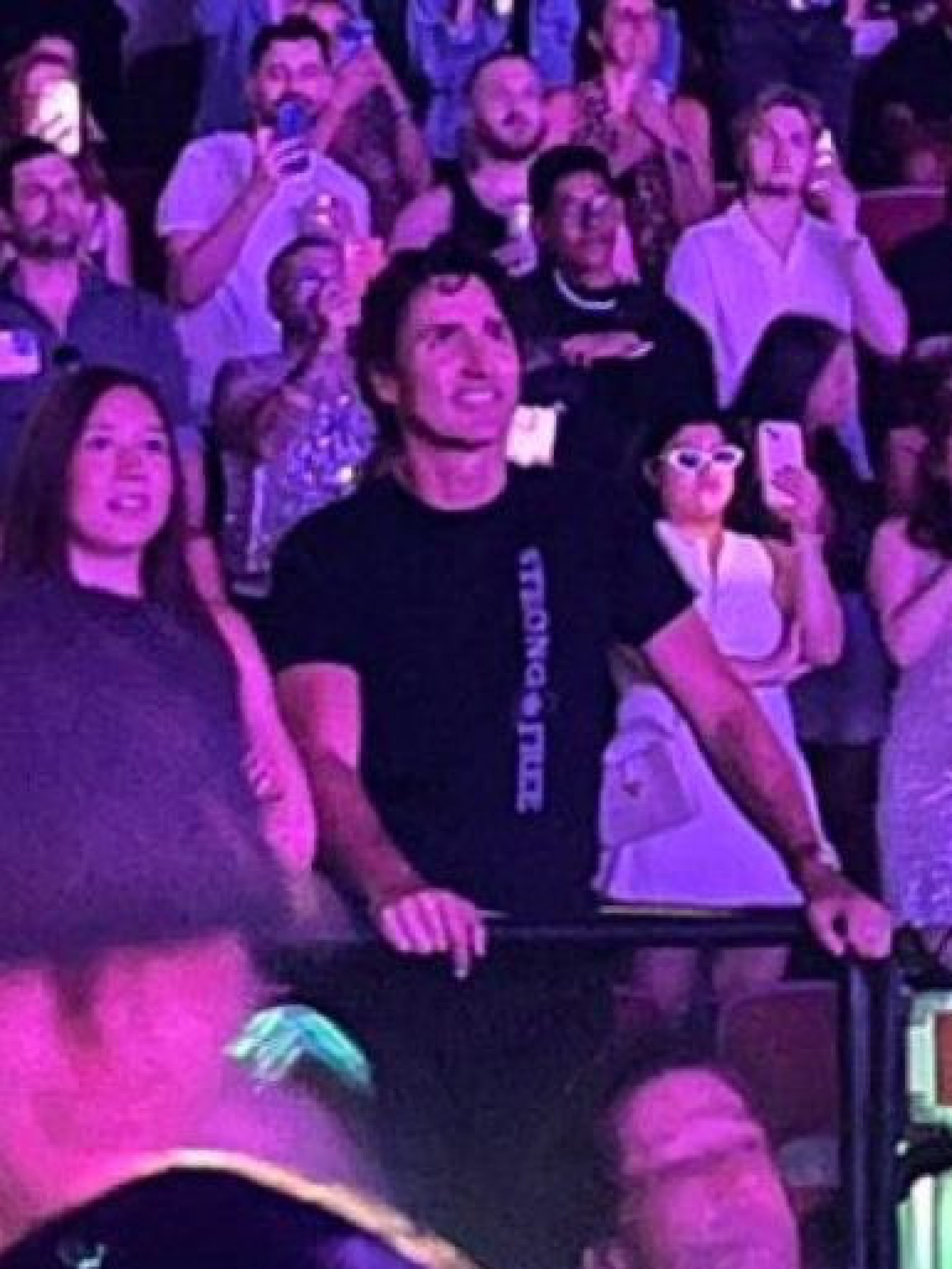 Justin Trudeau, ex-primeiro ministro canadense, assiste show de Katy Perry no Canadá - Reprodução / X